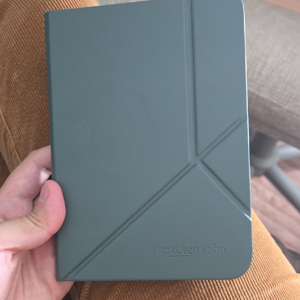 Kobo E-reader With Deep Green Case